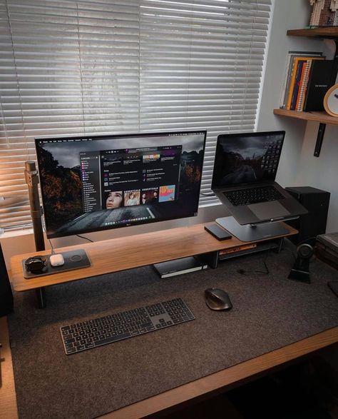 Desk Inspiration, Bedroom Setup, Gaming Room Setup, Workspace Inspiration, Workspace Design, Home Office Setup, Home Office Space, Wooden Desk, Office Setup