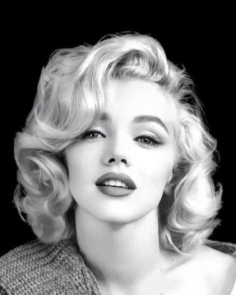 Maralin Munro, Marilyn Monroe Wallpaper Aesthetic, Stealing Aesthetic, Aesthetic Marilyn Monroe, Marilyn Monroe Aesthetic, Marilyn Monroe Black And White, Jamie Lee Curtis Young, Merlin Monro, Marilyn Monroe Wallpaper