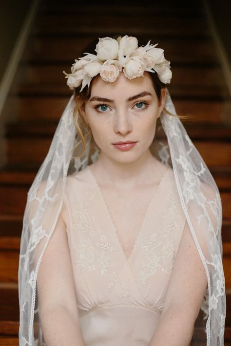 Floral Crown Veil, Flower Crown Veil, Silk Flower Crown, Chic Vintage Brides, Flower Veil, Flowers In Her Hair, Bride Fashion, Bridal Flower Crown, Flower Crown Wedding