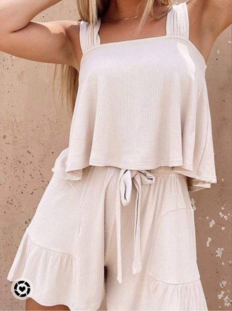 At Home Clothes, Summer Lounge Wear, Casual Home Outfits, Ribbed Loungewear, At Home Outfits, Work From Home Outfit, Womens Loungewear Sets, Crop Top And Shorts, Loose Fitting Tops