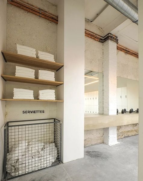 DAS Studio converts Parisian factory into indoor cycling studio Cycling Studio, Beginner Pilates, Gym Design Interior, Spin Studio, Studio Pilates, Yoga Club, Yoga Studio Design, Wellness Studio, Gym Interior