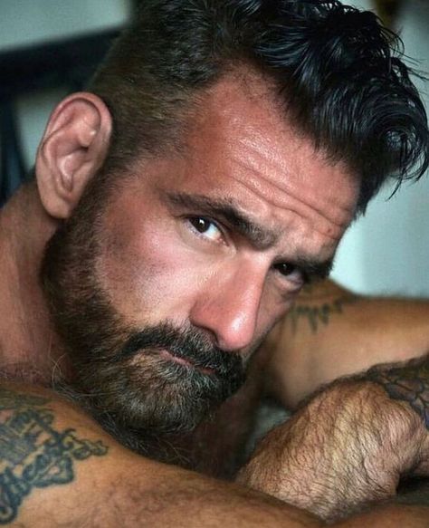 Anthony Varrecchia on Instagram: “My throw back … from a job I did a couple of years ago. I dyed my hair and beard. It was fun to go back and remember what I looked like…” Anthony Varrecchia, Handsome Bearded Men, Beard Game, Handsome Older Men, Great Beards, Beard Tattoo, Bear Men, Country Men, Men Model