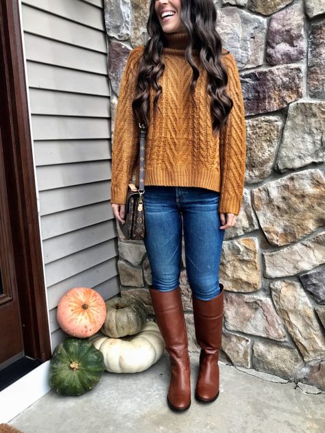 Thanksgiving Outfit | Mustard chunky knit sweater, skinny jeans, & brown riding boots Outfit Mustard, Riding Boot Outfits, Brown Boots Outfit, Cute Thanksgiving Outfits, Thanksgiving Outfit Women, Thanksgiving Dress, Brown Riding Boots, Warm Dresses, Chunky Knit Sweater