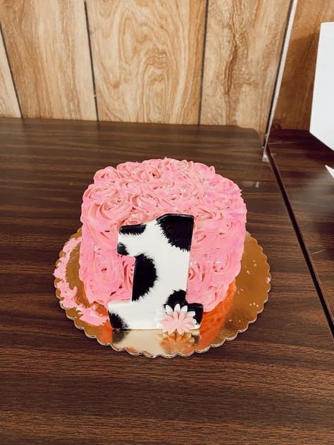 First Rodeo Smash Cake Girl, Cowgirl Smash Cake First Birthdays, My First Rodeo Birthday Girl Cake, Cow Print Smash Cake, Pink Cow Smash Cake, Cow Smash Cake Girl, Holy Cow I’m One Cake Ideas, Cow Smash Cake, Pink Baa Moo I’m Two