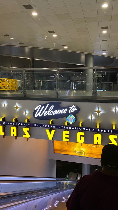 Vegas Airport, Future Aspirations, Bday Outfits, Las Vegas Airport, Vacation Birthday, Feeling 22, Las Vegas Vacation, Las Vegas Photos, Las Vegas City