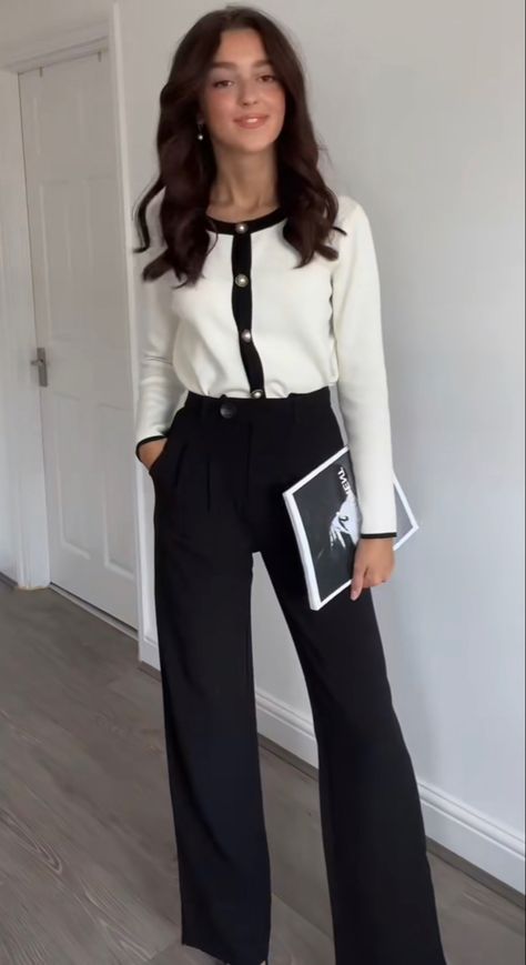 Summer Work Outfits Office, Job Interview Outfit, Cool Outfit Ideas, Casual Work Outfits Women, Office Casual Outfit, Cool Outfit, Professional Outfits Women, Stylish Work Attire, Business Casual Outfits For Work