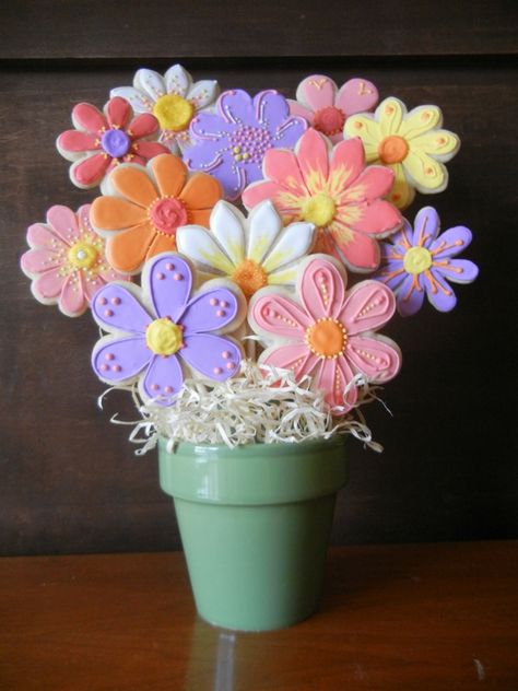 images of cookie bouquets | Cara Bella Cookies : Cookie Bouquets......awesome....wish one day m able to make it... :) Flower Cookies Bouquet, Flower Sugar Cookies, Cookie Images, Cookie Bouquet, Spring Cookies, Sugar Cookie Designs, Pretty Cookies, Fancy Cookies, Creative Cookies