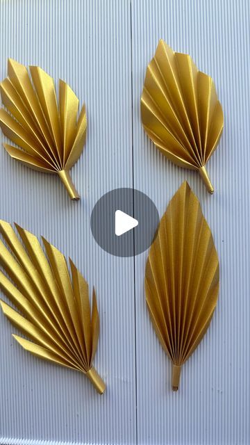 How To Make Paper Fans Decorations, Making Paper Fans, How To Make Paper Fans, How To Make A Paper Fan, How To Make Leaves, Paper Palm Leaves Diy, Diy Palm Leaves, Paper Fans Diy, Paper Leaves Diy