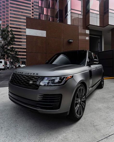 Range Rover Interior, Dream Cars Range Rovers, Cars Range Rover, Range Rover Car, Luxury Cars Range Rover, Range Rover Supercharged, Wallpaper Luxury, Range Rover Vogue, Top Luxury Cars