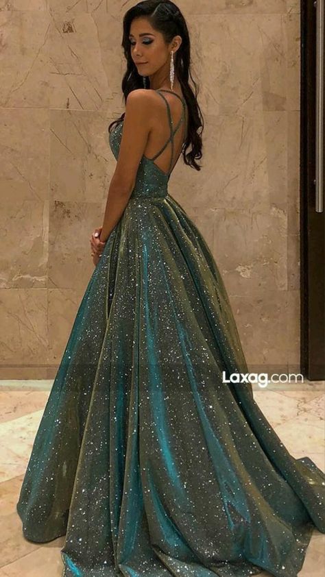 Classy Prom, Trendy Prom Dresses, Deb Dresses, Prom Girl Dresses, Classy Prom Dresses, Stunning Prom Dresses, Prom Dresses For Teens, Prom Dress Inspiration, Cute Prom Dresses