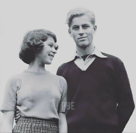 Prince Philip Queen Elizabeth, Anne Princess Royal, Elizabeth Young, Royal Family History, Queen Elizabeth Photos, Principe William Y Kate, All Are Welcome Here, Queen Elizabeth The Queen Mother, English Monarchs