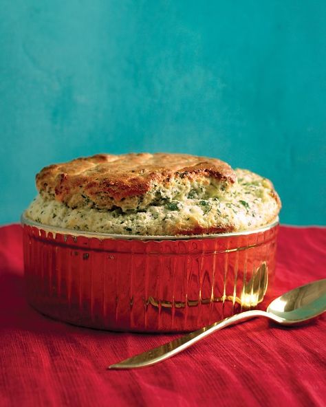 Meatless holiday dinner idea: Spinach and Gruyere Souffle Spinach Souffle, Cheese Souffle, Souffle Recipes, Martha Stewart Recipes, Meatless Main Dishes, Enjoy Your Meal, Dessert Party, Vegetarian Dinners, Trifle