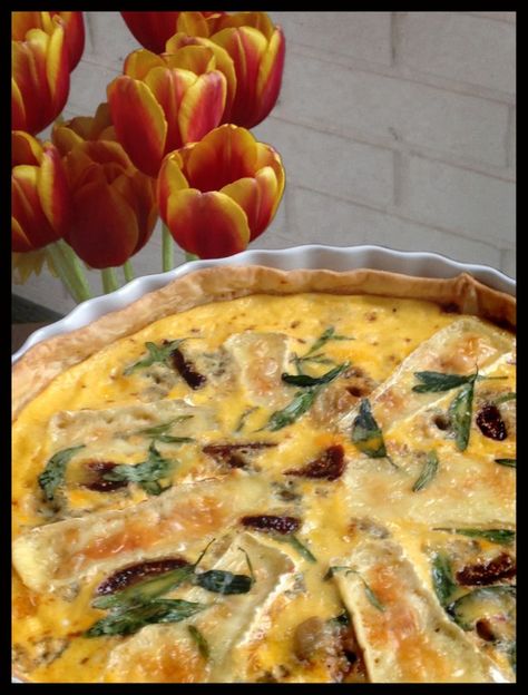 Figs and Brie Cheese Quiche, by Maya Oryan Best Quiche Recipe Ever, Quiche Recipes Healthy, Best Quiche Recipes, Brie Cheese Recipes, Goat Cheese Quiche, Cheese Quiche, Fig Recipes, Breakfast Quiche, Crustless Quiche