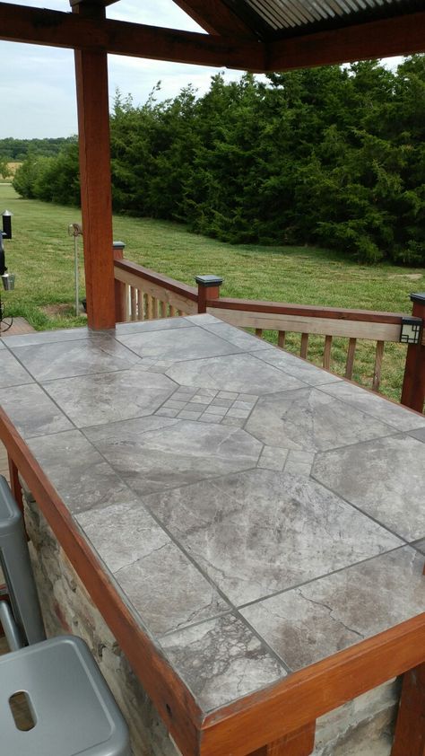 Outside bar top tile Diy Outdoor Tile, Tile Bar Top, Outdoor Kitchen Tile, Tile Bar, Outdoor Countertop, Tile Countertop, Bar Tile, Bar Countertops, Outdoor Tile