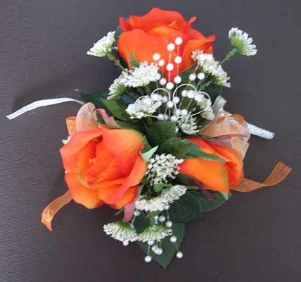 Prom Flowers Corsage Orange, Orange Prom Corsage, Prom Flowers Orange Dress, Orange Corsage, Corsages Prom, Prom Flowers Corsage, Homecoming Flowers, Prom Corsages, Bouquets Ideas