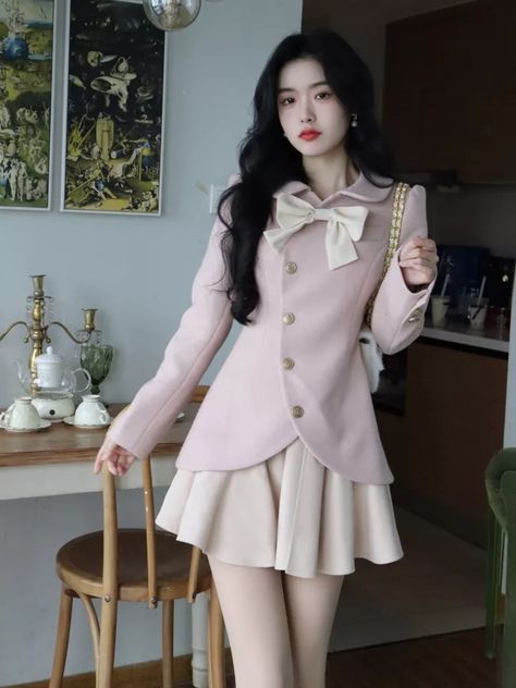 Winter France, Pink Kawaii, Party Mini Dress, France Vintage, Warm Dresses, Korean Fashion Dress, Classy Work Outfits, Dress Coat, Elegant Party