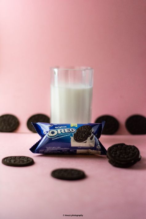 Oreo Product Photography, Oreo Photography Ideas, Oreo Advertising, Oreo Photography, Cereals Photography, Pico Dulce, Fashion Figure Templates, Light Painting Photography, Food Art Photography