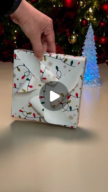 Special Gift Wrapping Ideas, How To Decorate Christmas Presents Wrapping Ideas, Cool Gift Wrapping Ideas Creative, Xmas Present Wrapping Ideas, Gift Wrap Envelope, Present Wrapping Ideas Christmas, Wrap Presents Ideas Creative, Giftwrap Ideas Christmas, Creative Wrapping Ideas Christmas