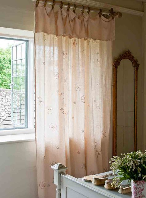 Making Up Dust Sheet Curtains For twin BR Decorative Furniture Painting, Sheet Curtains, Curtains Pictures, Crafts Painting, Pink Chalk, Using Chalk Paint, Annie Sloan Paints, How To Make Curtains, Curtain Poles