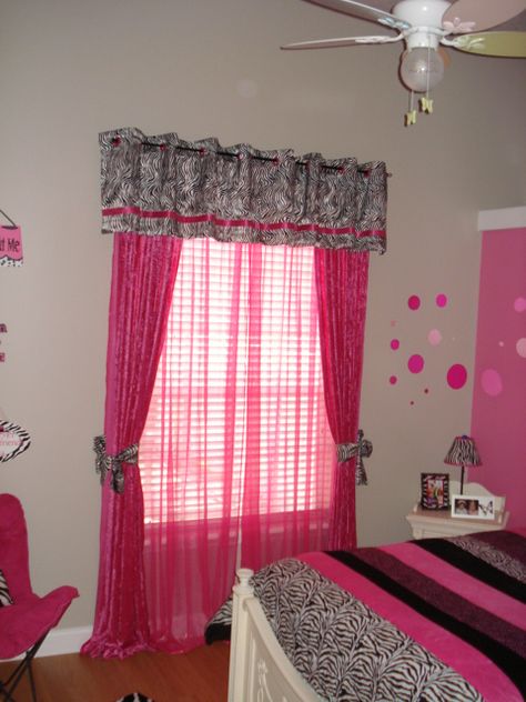 teen bedroom work by me Room Baddie, Y2k Room Ideas, Diva Room, 2000s Bedroom, 2000s Room, Mc Bling, Zebra Room, Zebra Decor, Y2k Room