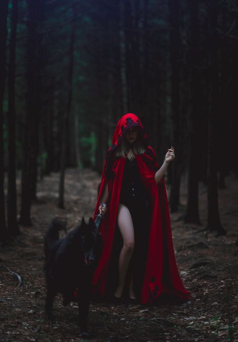 Red Riding Hood Cosplay, Wolf Poses, Wolves And Women, Pin Up Girl Vintage, Wolf Photos, Halloween Inspo, A Beast, Little Red Riding Hood, Red Riding Hood