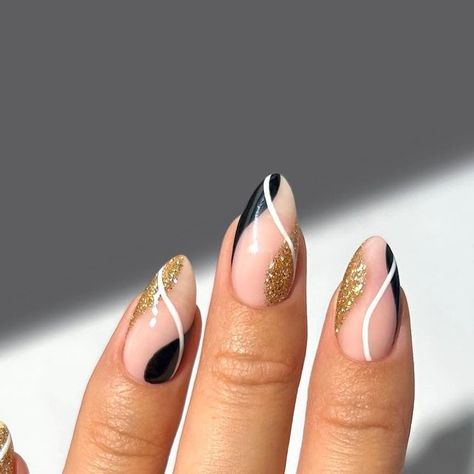 Marnie 🍒🌸🦋🌈✨ on Instagram: "black and gold swirls for new years 🖤✨  #nails #nailinspo #nailart #naildesign #newyearsnails #nyenails #festivenails" Black Tip With Design Nails, Black Gold Swirl Nails, Black And Gold Minimalist Nails, Black White Gold And Silver Nails, Mizzou Nails Black Gold, Nails For A Black Tie Event, Short Black Nails With Gold Design, Black And Gold Hoco Nails, Nails To Go With Gold Dress