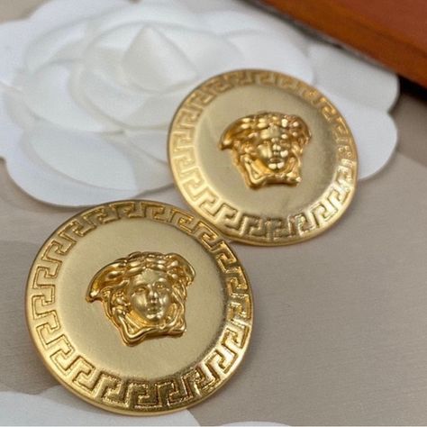 Versace disk earrings gold with Medusa on them comes in jewelry box Versace Earrings Gold, Versace Earrings, Disk Earrings, Versace Jewelry, Disc Earrings, Jewelry Lookbook, Design Jewelry, Metal Buttons, Earrings Gold