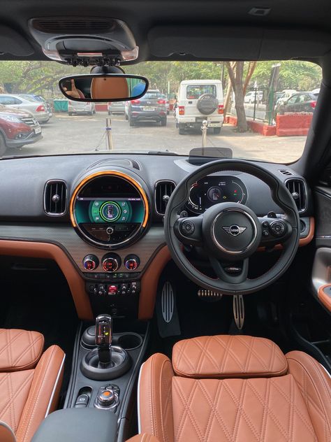 Mini Countryman Interior, Vvs Laxman, Mini Cooper Wallpaper, Mini Cooper Interior, Suv Luxury, Mini Crossover, Mini Cabrio, Car Accessories For Guys, Prettiest Celebrities