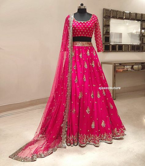 Modern Lehangas, Lehnga Ideas, Lehenga Blouse Pattern, Traditional Lehenga Designs, Beautiful Lehengas, Gown Dress Party Wear, Latest Bridal Lehenga Designs, Baju Kahwin, Kalamkari Dresses