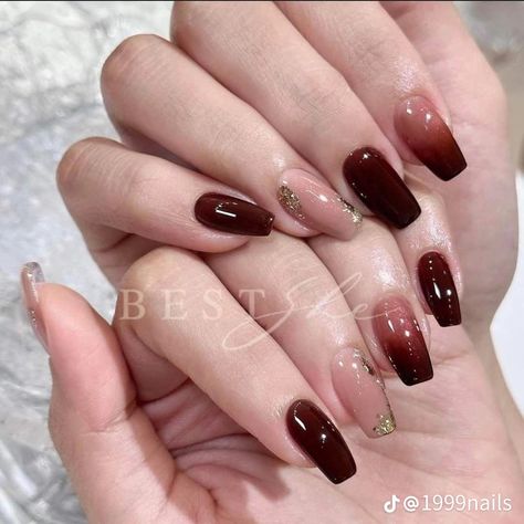 Mehroon Nail Extensions Art, Nailart Merah Maroon, Nail Art Merah Maroon, Nile Art, Nails Maroon, Fall Nail Design, Nail Extensions Acrylic, Sophisticated Nails, Elegant Touch Nails