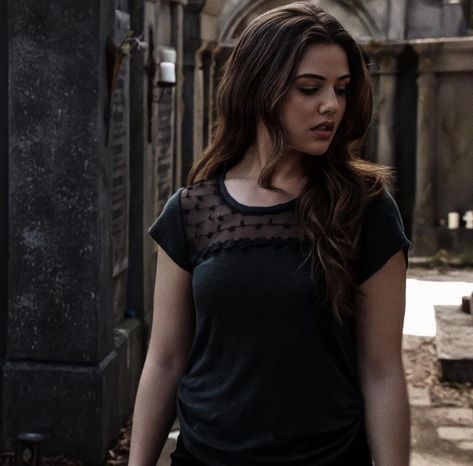 Tvd Character, Outsiders Ponyboy, Dani Campbell, The Outsiders Ponyboy, Davina Claire, Danielle Campbell, Vampire Diaries The Originals, Iconic Women, Blackpink Fashion