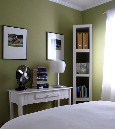 bedrooms - Behr - Ryegrass - green, walls, paint color, desk, fan, lamp, bookshelf, art,  via rearrangeddesign.com  green office - bedroom Bedroom Paint Green, Office White Desk, Green Living Room Paint, Green Bedroom Colors, Green Bedroom Paint, Dark Green Living Room, Green Painted Walls, Green Office, White Desk