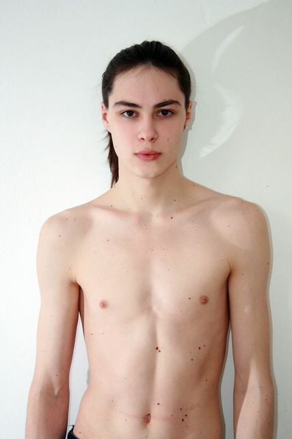 Michael Tintiuc Toned Man Reference, Feminine Male Body Reference, Lean Body Type Men, Androgynous Body Type, Different Male Body Types, Male Anatomy Reference Models, Body Types Male, Male Torso Reference, Michael Tintiuc