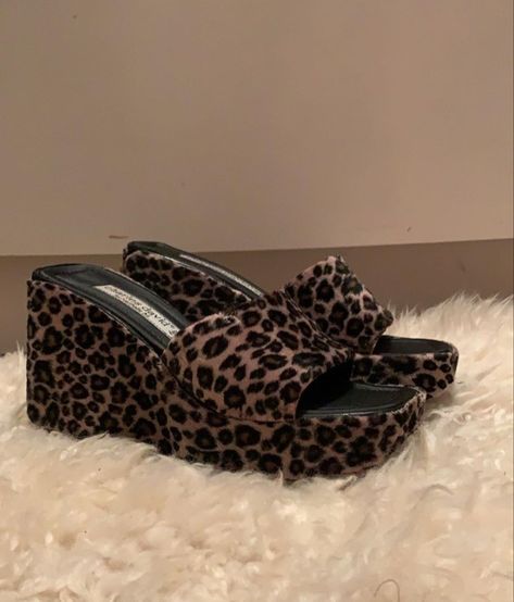 2000s Heels, Chunky Sandals Outfit, Leopard Print Sandals, Pretty Shoes Sneakers, Funky Shoes, Sandals Outfit, Chunky Sandals, Girly Shoes, Shoe Inspo