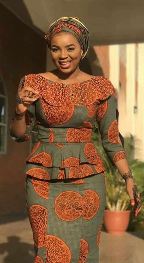 Pijamas Women, African Blouses, Traditional African Clothing, African Styles, Best African Dresses, African Fashion Designers, African Fashion Skirts, African Dresses Modern, Afrikaanse Mode