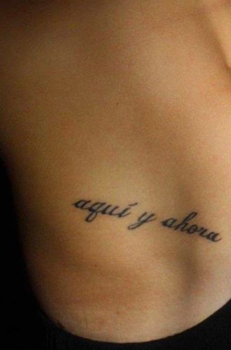 Such a popular Latino quote they named a TV show after it. Spanish Style Tattoos For Women, Spanish Minimalist Tattoo, Cute Spanish Tattoos, Small Spanish Tattoos For Women, Spanish Tattoos Quotes, Latino Tattoo Ideas, Spanish Word Tattoos For Women, Spanish Phrases Tattoos, Tattoos In Spanish Meaningful