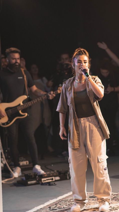 Worship Leader Outfit Aesthetic, Casual Worship Leader Outfit, Trendy Worship Leader Outfit, Worship Pastor Outfit, Elevation Worship Outfits Concert, Cute Worship Leader Outfits, Outfits For Worship Leaders, Easter Worship Leader Outfit, Worship Team Outfits Summer