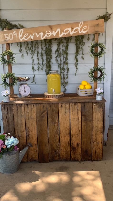 Drink Stall Ideas, Rustic Lemonade Stand, Lemon Ade Stand, Lemonade Stand Alternatives, Adult Lemonade Stand, Aesthetic Lemonade Stand, Lemonade Stand Aesthetic, Lemon Aid Stand, Homemade Lemonade Stand