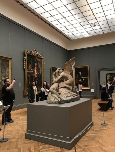 Dark Academia Aesthetic, Academia Aesthetic, New York Travel, Art Galleries, Metropolitan Museum Of Art, Metropolitan Museum, Art And Architecture, Dark Academia, Art History