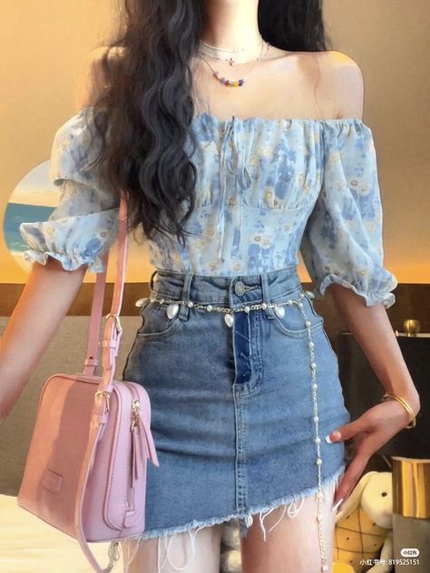 Pastel Girly Outfits, Light Blue Outfits For Women, Blue Top Outfit, Jean Top Outfits, Rok Mini, A New Me, Trendy Jeans, Blue Pastel, Blue Outfit