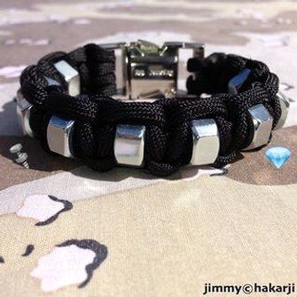 Hex Nut Jewelry, Hex Nut Bracelet, Nut Crafts, Diy Fidgets, Nut Bracelet, Paracord Bracelet Designs, Unusual Objects, Paracord Bracelet Tutorial, Paracord Bracelet Diy