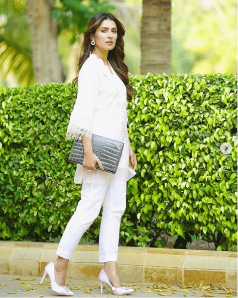 24 Ways to Wear All White Outfits Like Pakistani Celebrities White Dress Pakistani, Pakistani Actress Dresses, White Salwar Suit, Saboor Ali, Aiza Khan, White Anarkali, Pakistani Formal Dresses, Pakistani Fashion Casual, Pakistani Dresses Casual