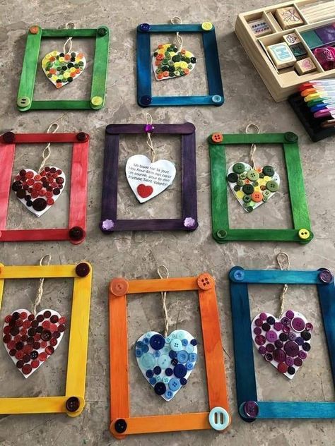 Hadiah Diy, Mother's Day Activities, Preschool Valentines, Tattoos Geometric, Valentine Crafts For Kids, Bows Diy, Mothers Day Crafts For Kids, Valentines Art, Fathers Day Crafts