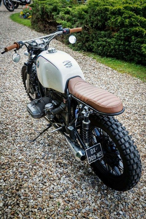 Custom Bikes Cafe Racers, Bmw Motorbikes, Bmw Vintage, Bike Bmw, Motos Bmw, Motos Vintage, Mud Water, Bmw Scrambler, Custom Bmw