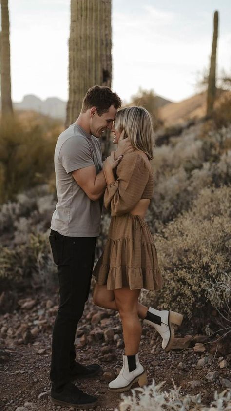 Desert Photoshoot Outfit, Desert Proposal, Desert Outfit Ideas, Desert Photoshoot Ideas, Engagement Outfits Summer, Couple Photography Winter, Engagement Shoots Poses, Desert Engagement Photos, Creative Engagement Photo