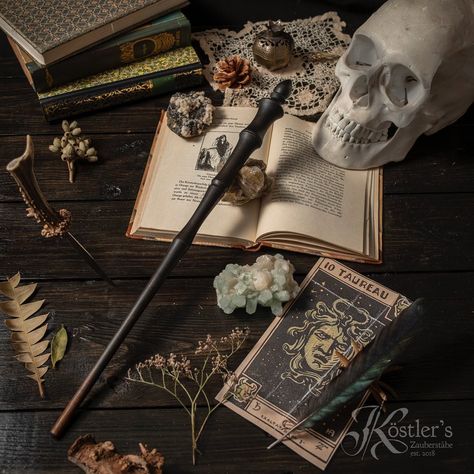 Wands Harry Potter, Witch Wand, Wizard Wand, Magic Wands, Harry Potter Wand, Harry Potter Aesthetic, Witch Art, Magic Wand, Wizarding World