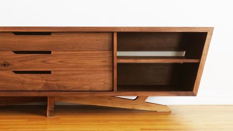 Diy Mid Century Tv Stand, Tv Stand Mid Century Modern, Diy Mid Century Modern Tv Stand, Midcentury Tv Console, Midcentury Modern Media Console, Living Room Media Console Mid Century, Mcm Tv Stand, Tv Media Console Mid Century, Mid Century Modern Wood Furniture