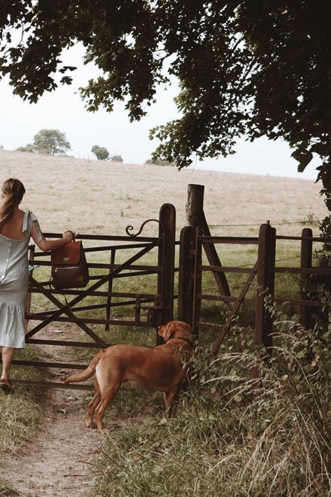 Southern Country Living Aesthetic, Farmer Asthetic, Georgina Core, Country Core Aesthetic, Country Lifestyle Aesthetic, Southern Aesthetic Country, Ranch Life Country Living, Southern Country Aesthetic, Country Chic Aesthetic