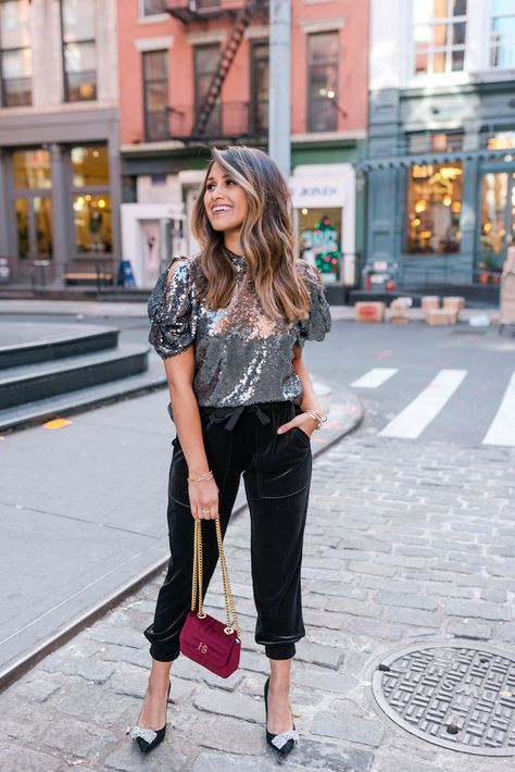 Velvet Joggers Outfit, Black Sequin Top Outfit, Sequin Shirt Outfit, Jogger Pants Outfit Women, Velvet Pants Outfit, Henry Bendel, Balayage Black, Sequins Top Outfit, Jogger Outfit