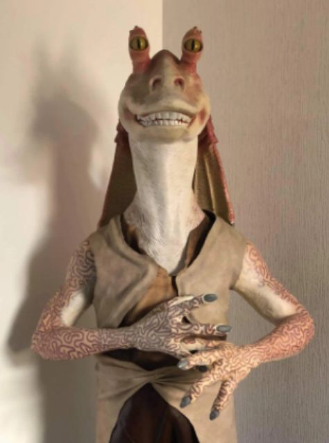 ‘Star Wars’ Fan Attacked By Arm of Jar Jar Binks Statue Jar Jar Binks Costume, Star Wars Jar Jar, Jar Jar Binks, Easy Diy Costumes, May The 4th Be With You, Pub Crawl, 29 Years Old, Diy Costumes, Old Men